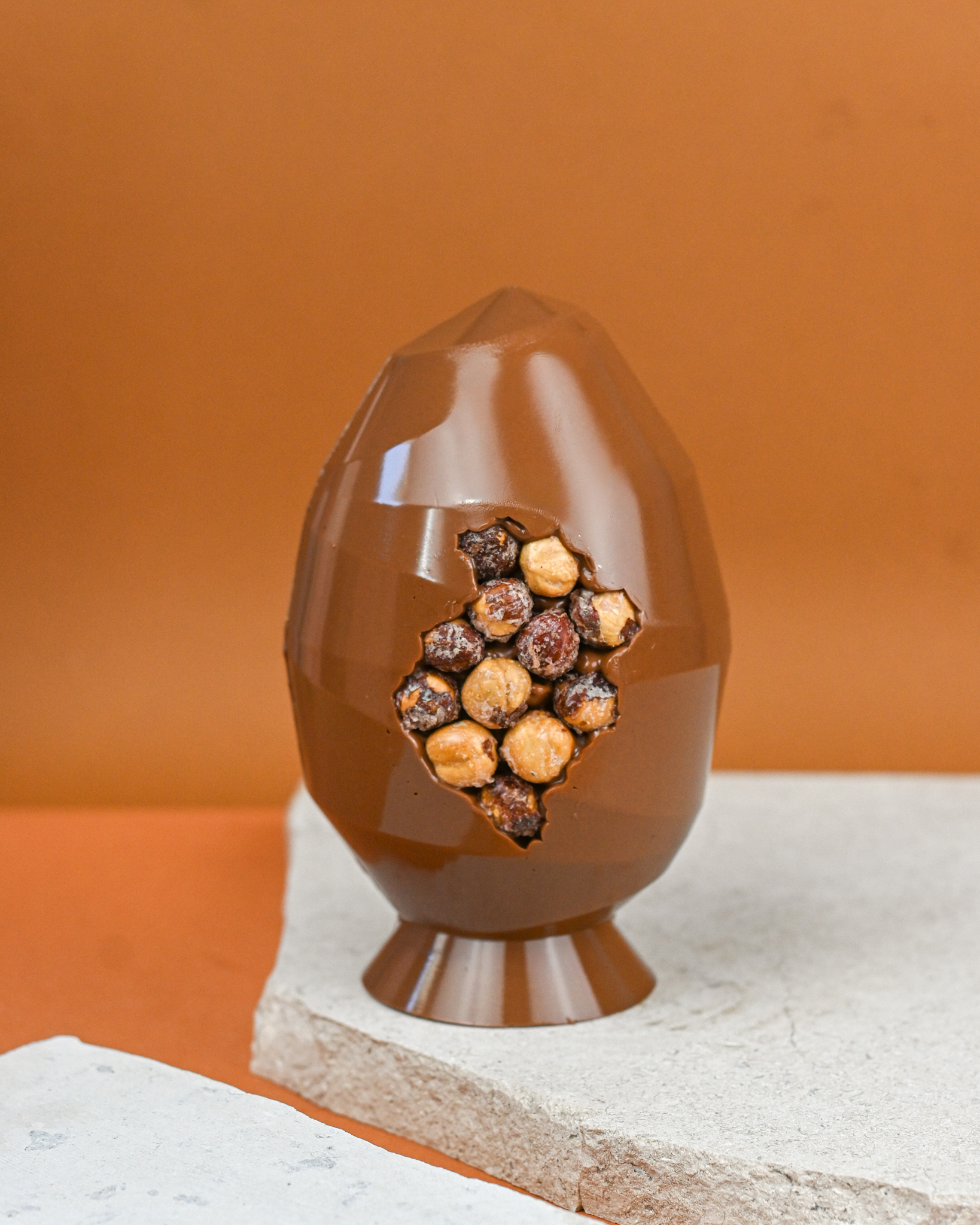 Oeuf de Pâques Noir ou Lait Noisettes