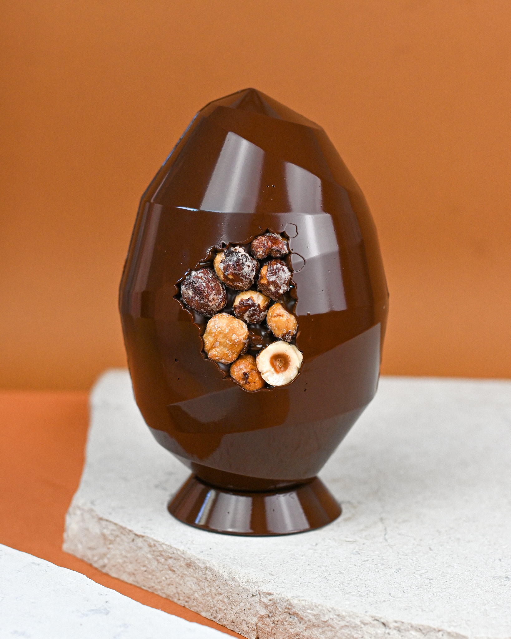 Oeuf de Pâques Noir ou Lait Noisettes – Image 2